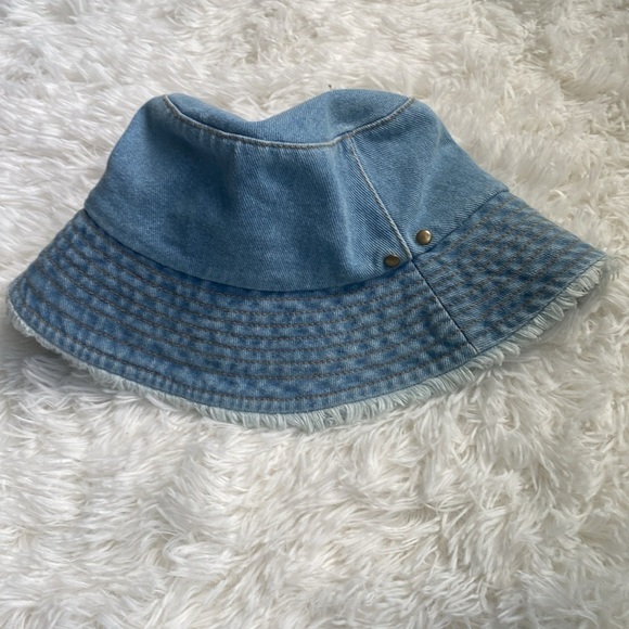 Wrangler Denim bucket hat. Light denim. Fringe. - Picture 4 of 5